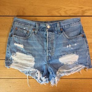 Levi’s 501 distressed Jean shorts buttonfly 29 medium wash